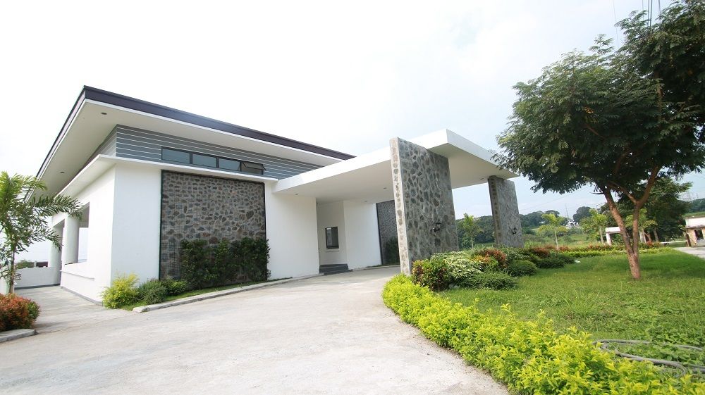 The Villas at Dasmariñas Highlands by Solar Resources Inc. - House and ...